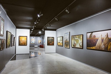 "Высотная выставка" открылась в Доме картин